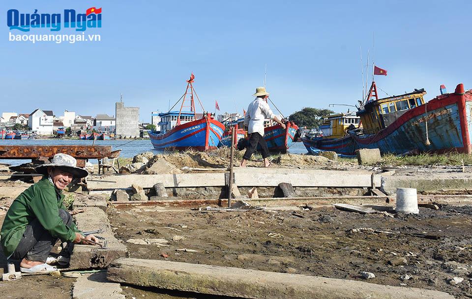 Vực dậy nghề sửa chữa tàu cá