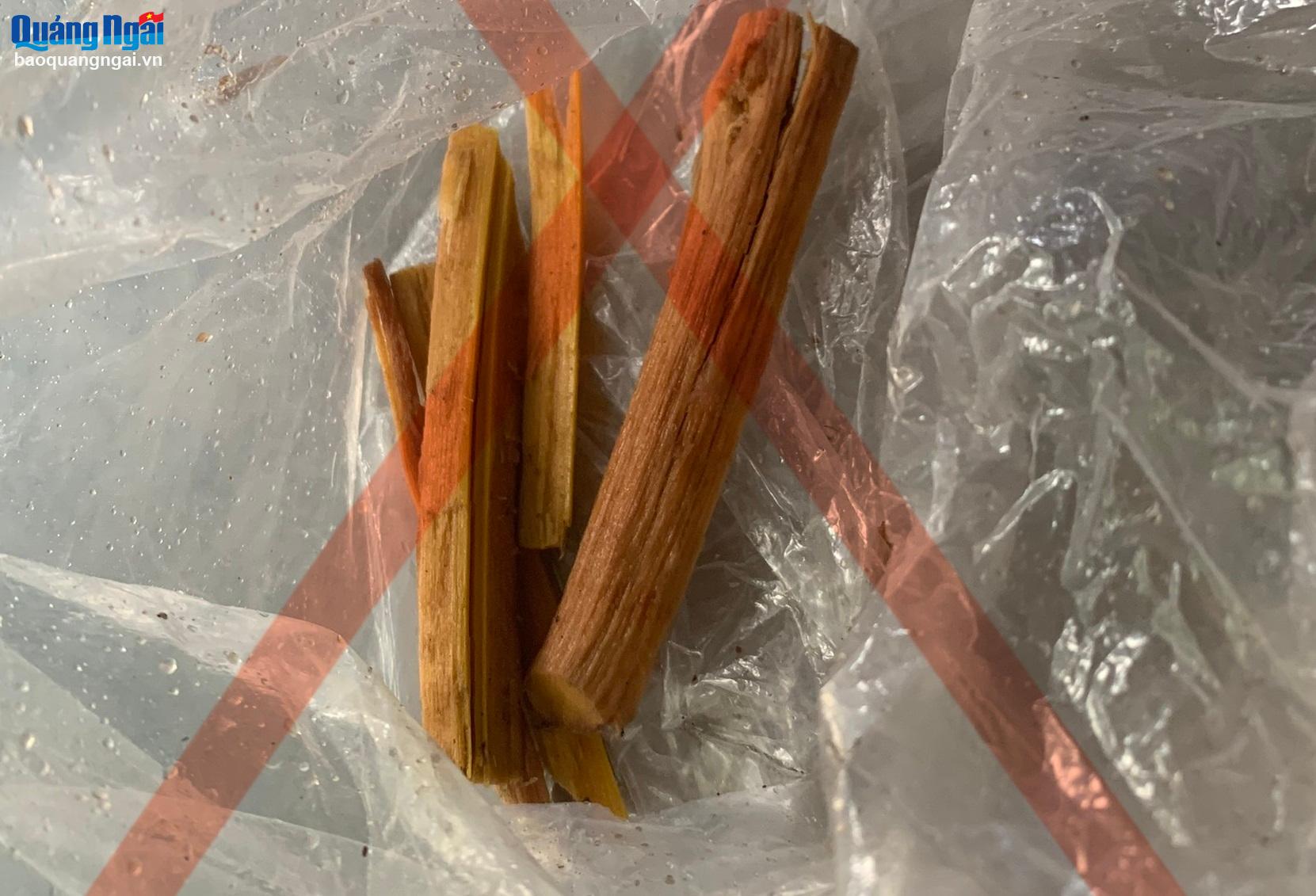 Một người tử vong nghi do uống nước rễ cây rừng