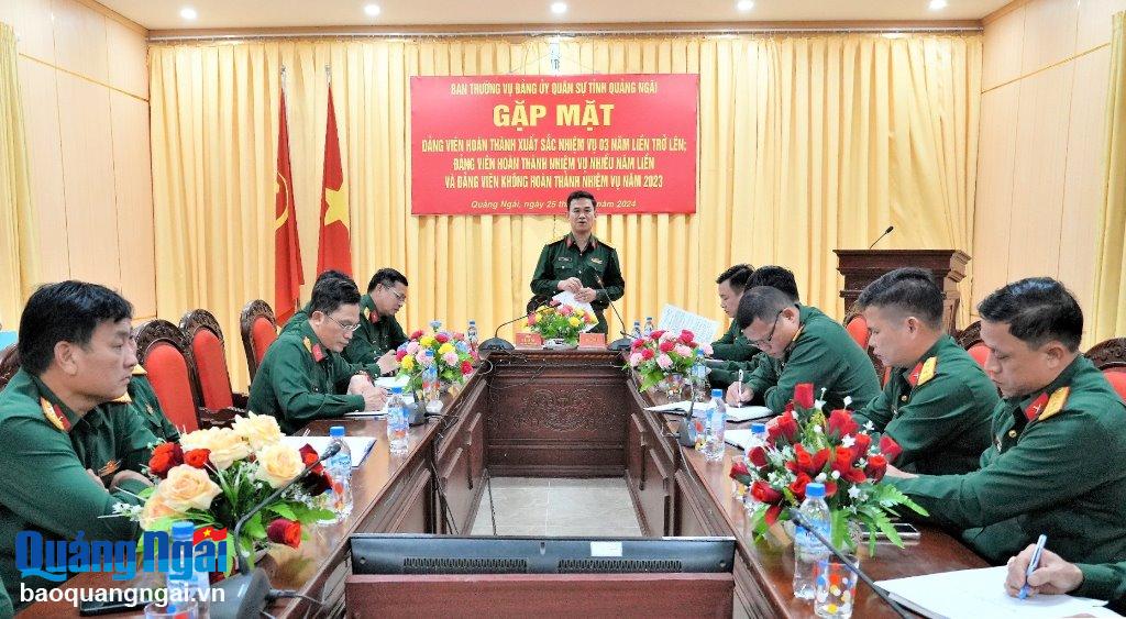 Gặp mặt đảng viên hoàn thành xuất sắc nhiệm vụ nhiều năm liền