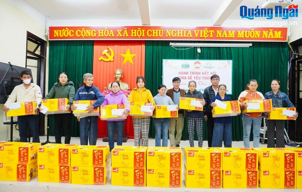 Nhà máy Bia Dung Quất tặng 1.240 suất quà Tết cho người nghèo