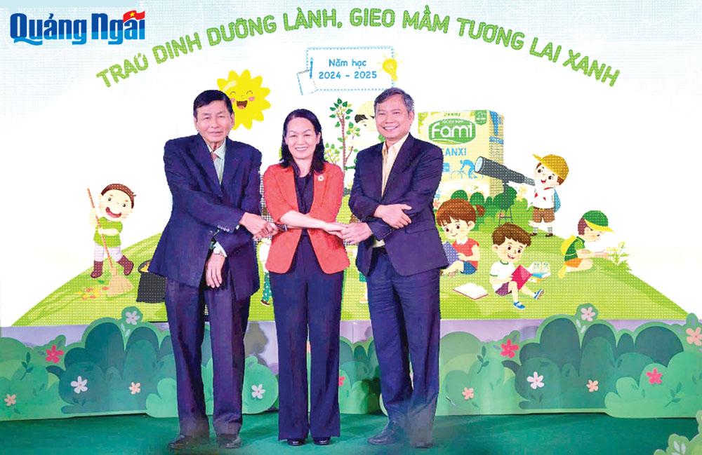 Hơn cả sữa, đó là tình yêu thương