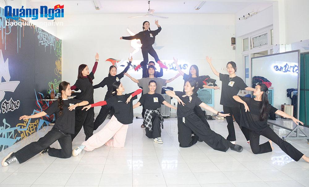 Hấp dẫn chương trình nghệ thuật đêm giao thừa