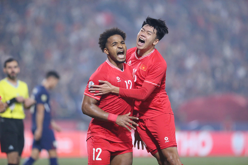 Đội tuyển Việt Nam: Ngày mai qua chông gai