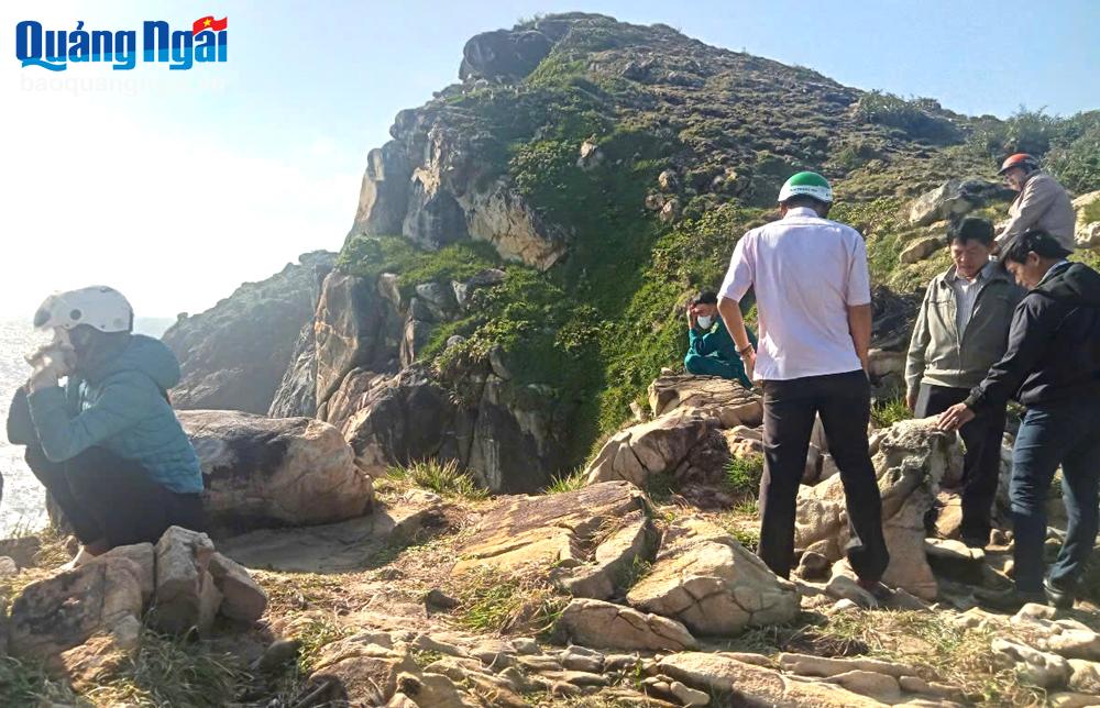 Cạo rong mứt, 2 phụ nữ rơi xuống biển tử vong và mất tích