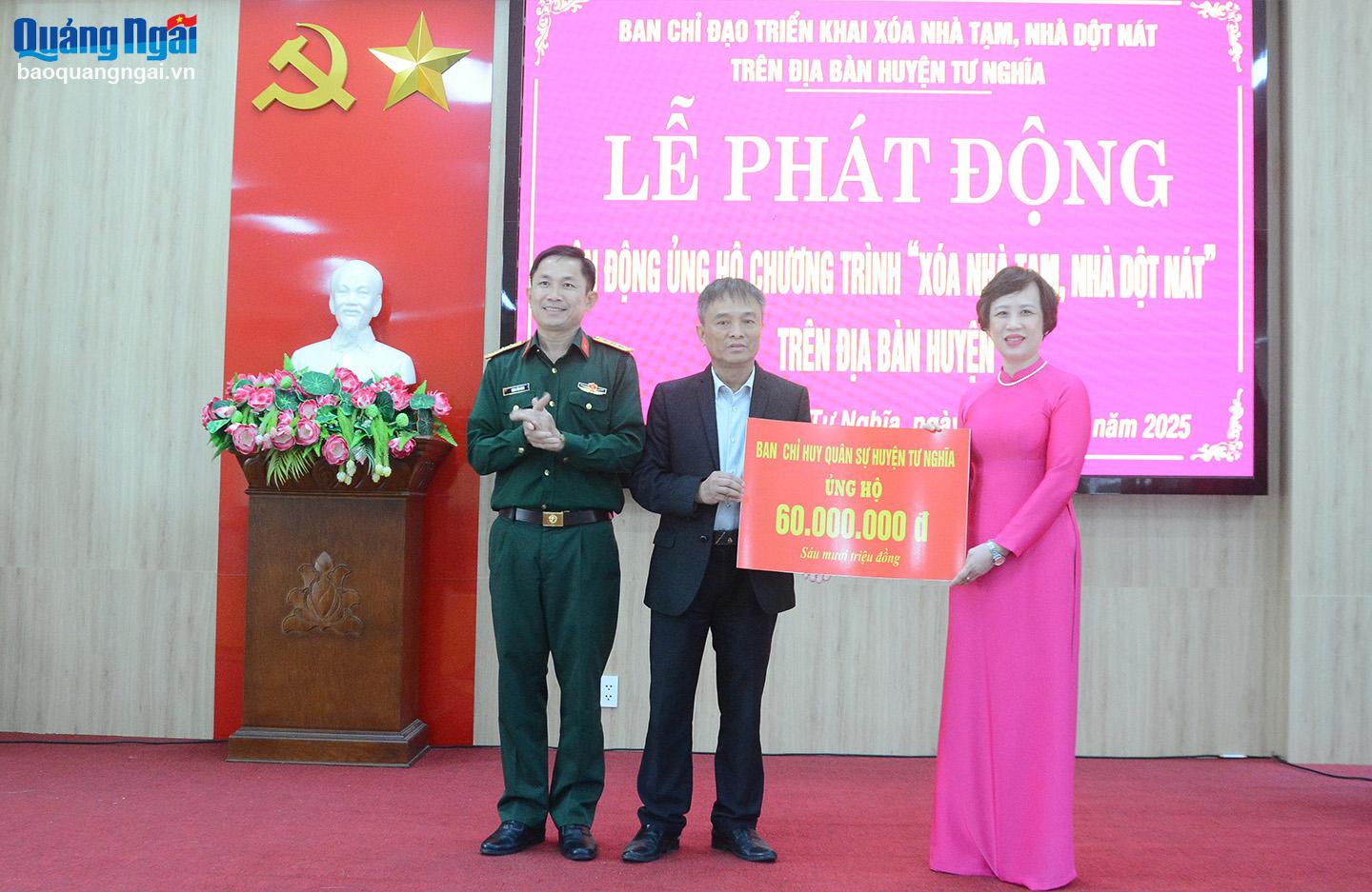 Hơn 600 triệu đồng ủng hộ xóa nhà tạm, nhà dột nát ở huyện Tư Nghĩa