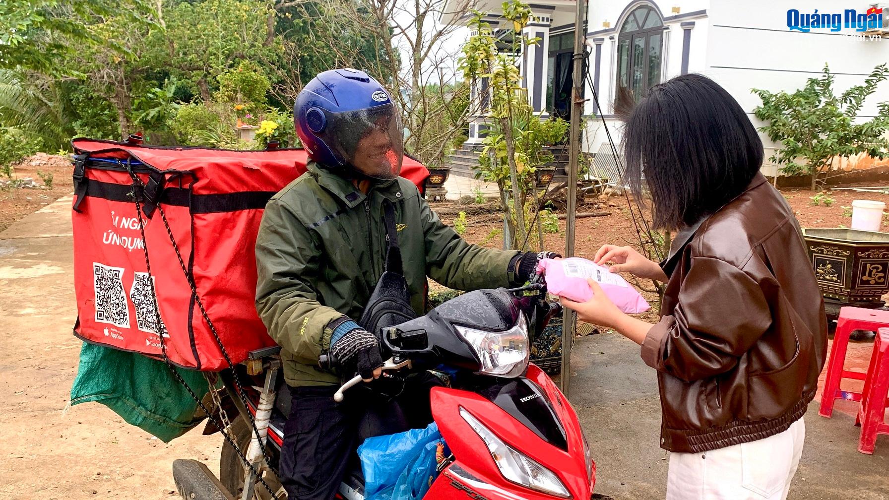 Nhộn nhịp sắm Tết online