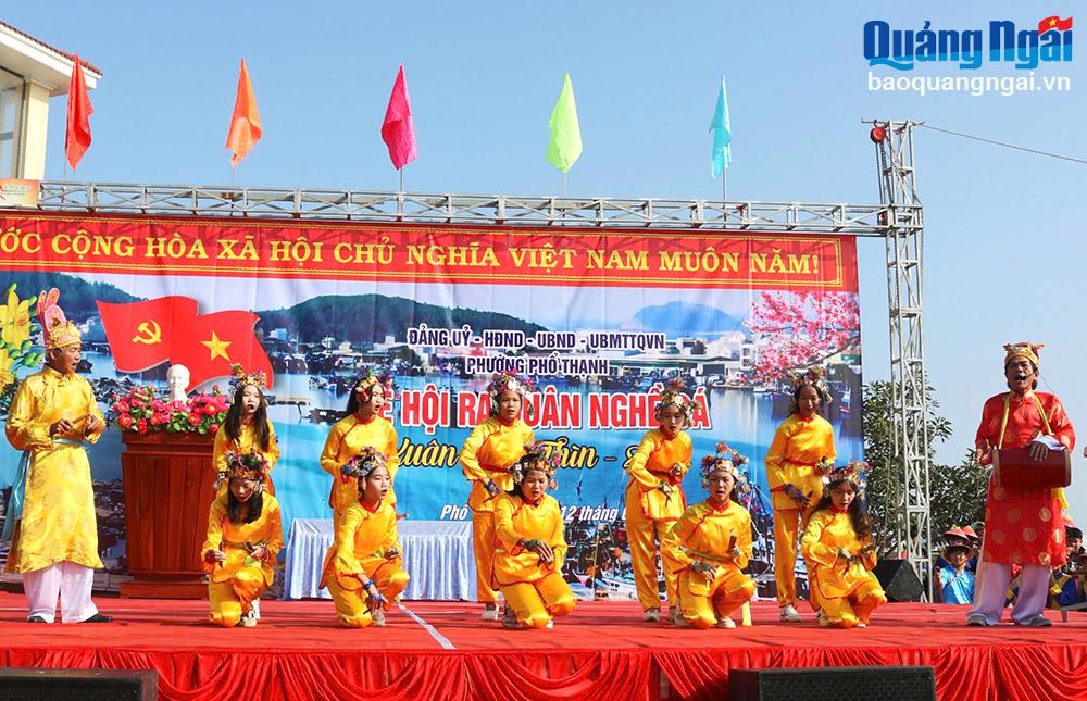 Rộn rã sắc bùa