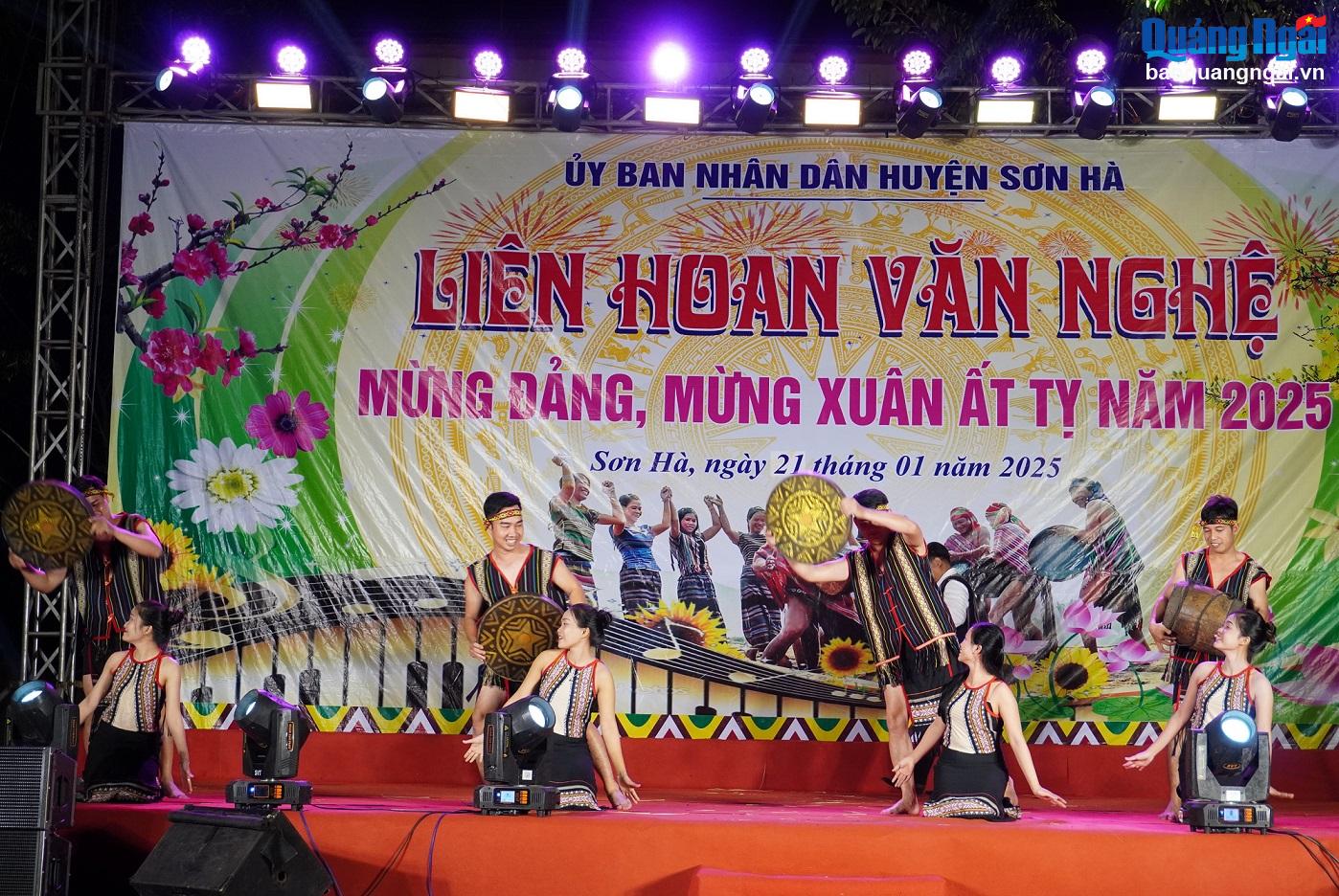 Chương trình văn nghệ “Mừng Đảng, mừng Xuân” tại huyện Sơn Hà