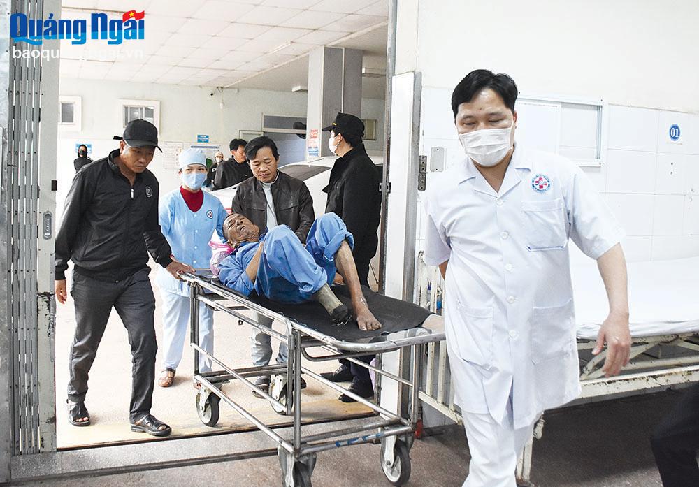 Những “chiến sĩ áo trắng” của Tổ cấp cứu 115