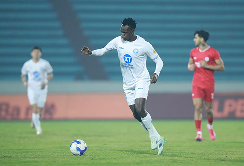 Tết ngắn với các câu lạc bộ Việt Nam