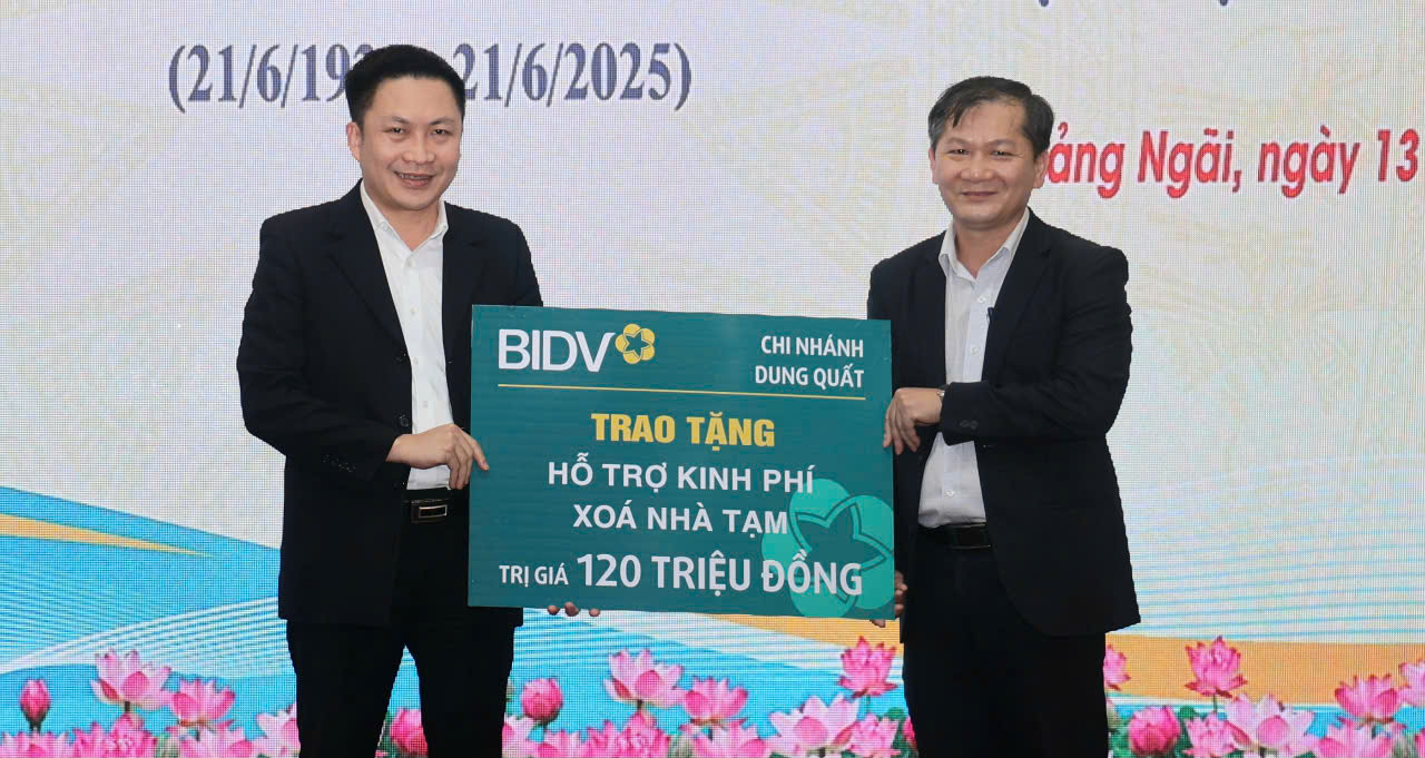 Gần 1,8 tỷ đồng thực hiện xóa nhà tạm và Tết yêu thương, Xuân ấm áp