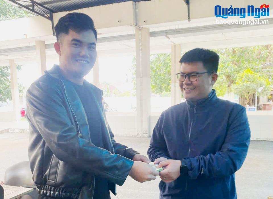 Nhặt được gần 10 triệu đồng, trả lại người đánh rơi