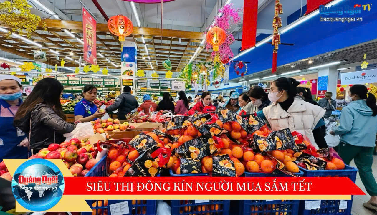 [Video]. Siêu thị đông kín người mua sắm Tết
