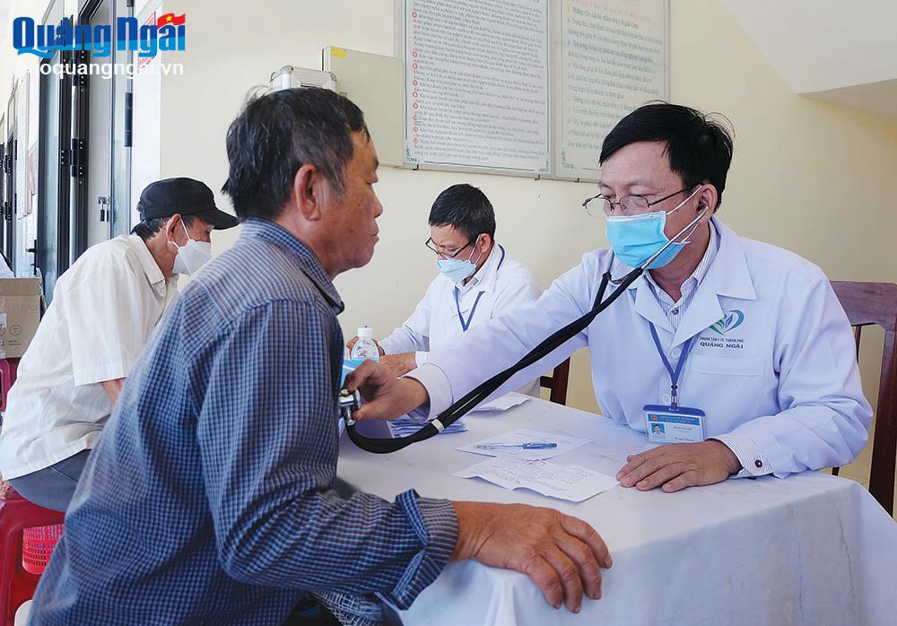 Trách nhiệm và tình thương của thầy thuốc (Kỳ 1)