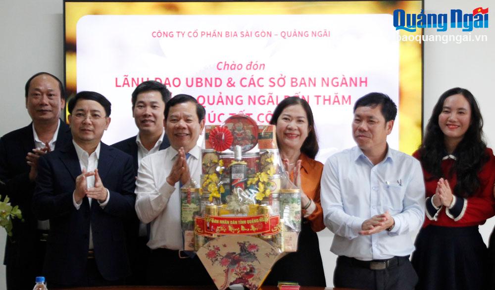 Chủ tịch UBND tỉnh Đặng Văn Minh thăm, chúc Tết các cơ quan, đơn vị, doanh nghiệp