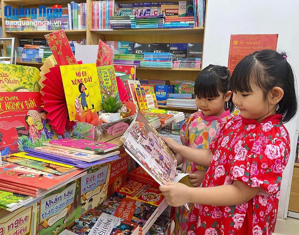 Đa dạng sách Tết