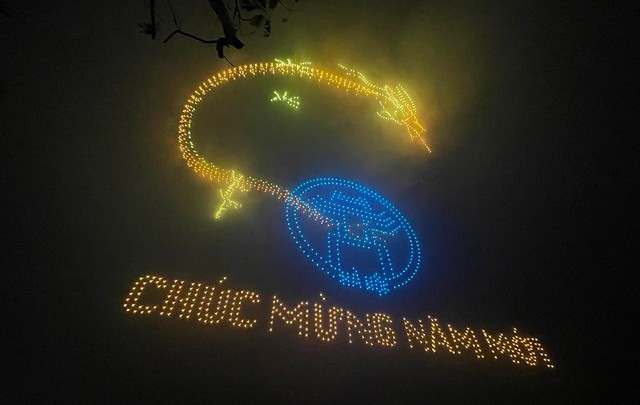 Người dân cả nước hân hoan đón Năm mới