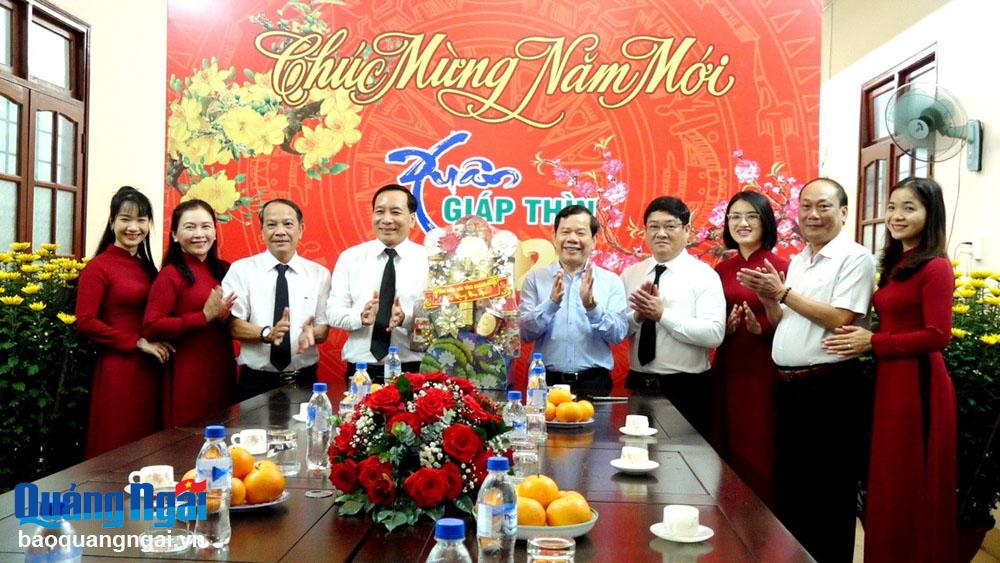 Chủ tịch UBND tỉnh Đặng Văn Minh thăm, chúc Tết các cơ quan tư pháp