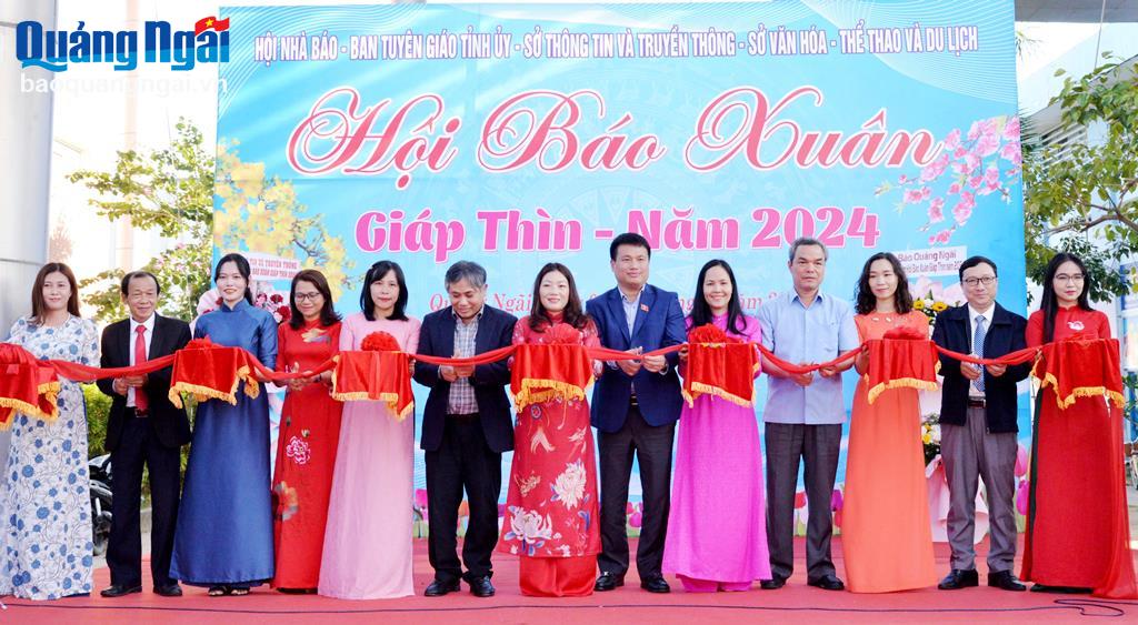 Khai mạc Hội báo Xuân Giáp Thìn 2024