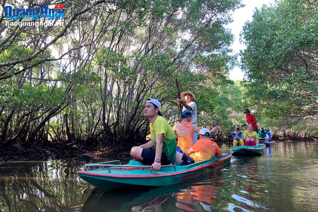 Khai mạc Năm du lịch cộng đồng bàu Cá Cái