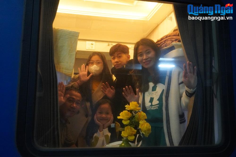 Những chuyến tàu đoàn viên