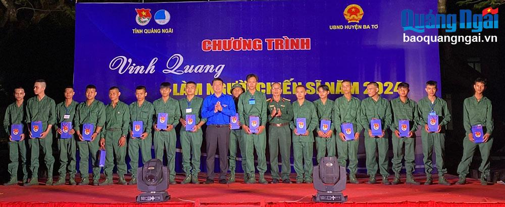 Vinh quang làm người chiến sĩ 
