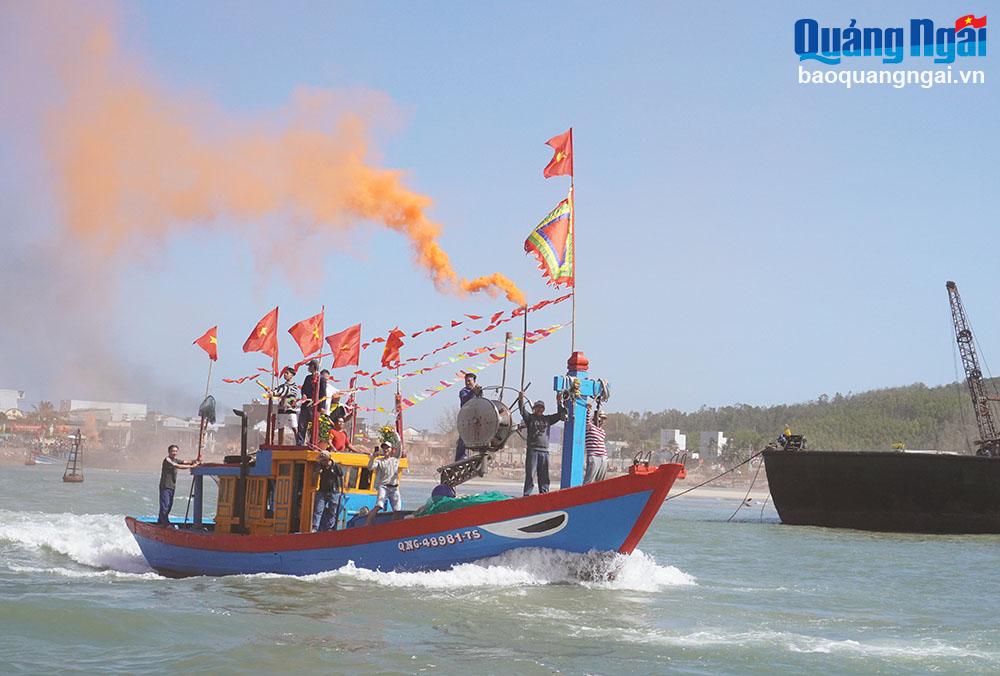 Rộn ràng lễ hội mở biển đầu xuân