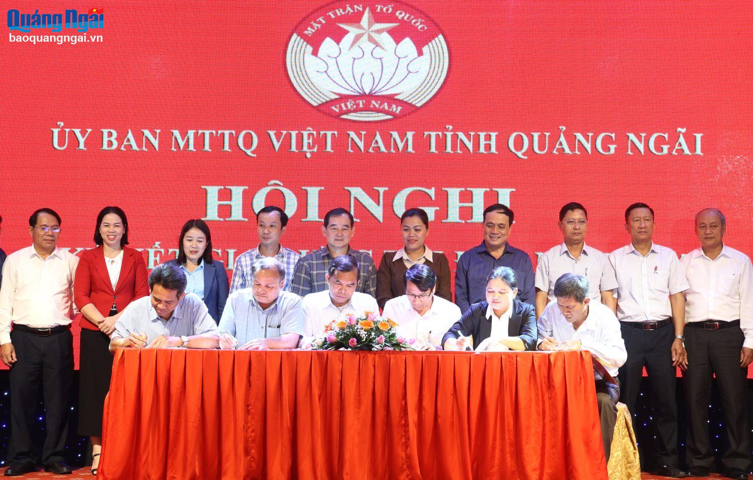 Ký kết giao ước thi đua thực hiện công tác Mặt trận năm 2025