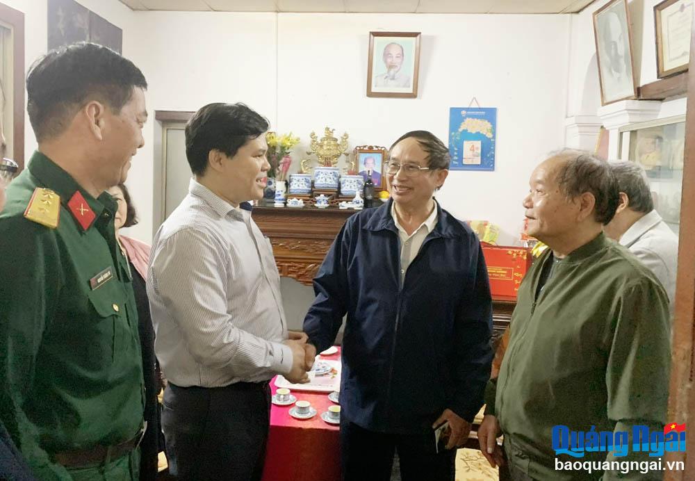 Viếng hương, tri ân thành viên Đội Du kích Ba Tơ