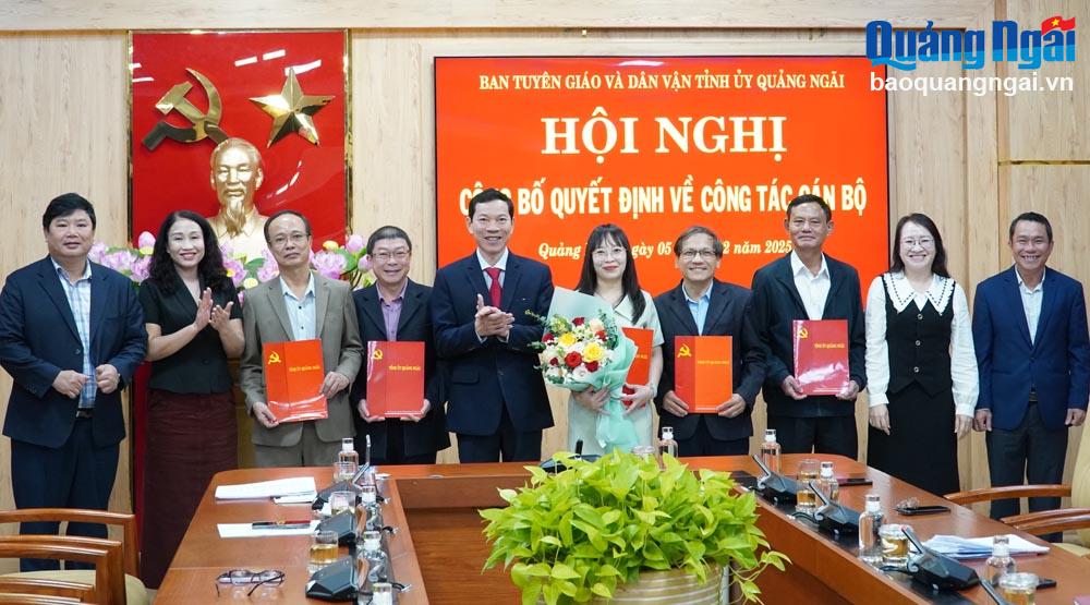 Ban Tuyên giáo và Dân vận Tỉnh ủy: Công bố các quyết định về công tác cán bộ