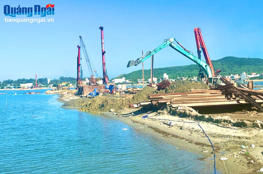 Tập trung thi công cầu Thạnh Đức