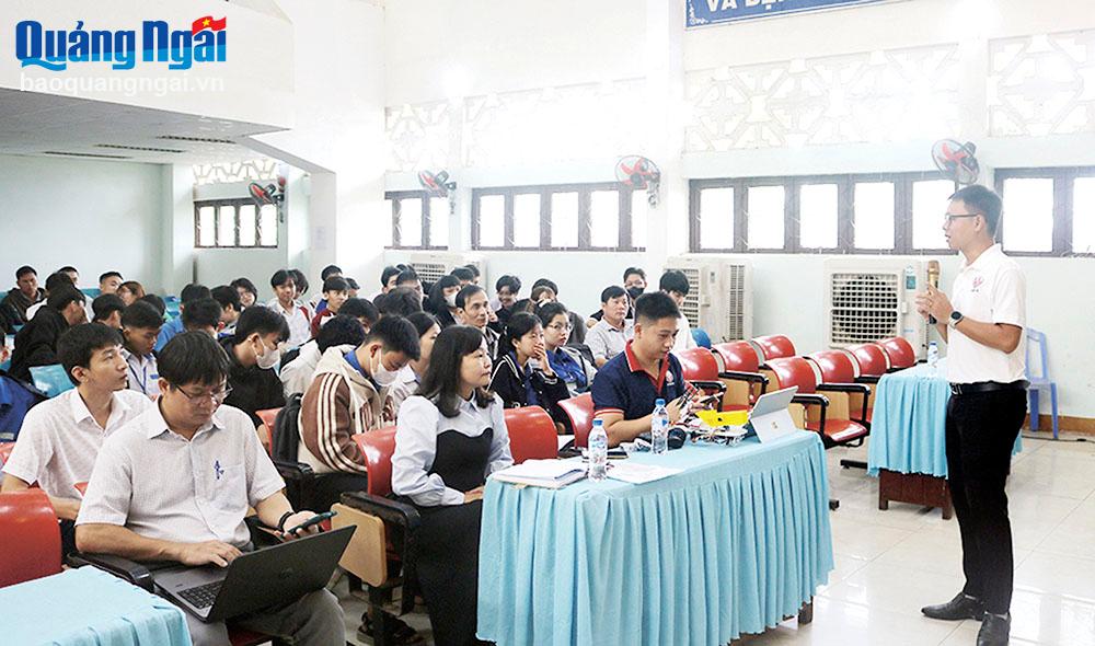 Hưởng ứng Cuộc thi Sáng tạo Robot