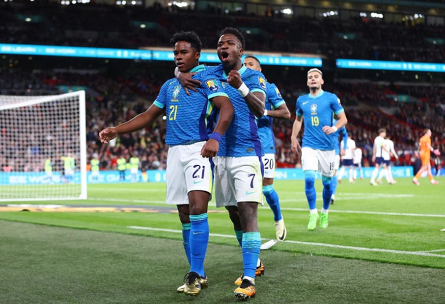 Brazil thắng sốc tuyển Anh tại Wembley