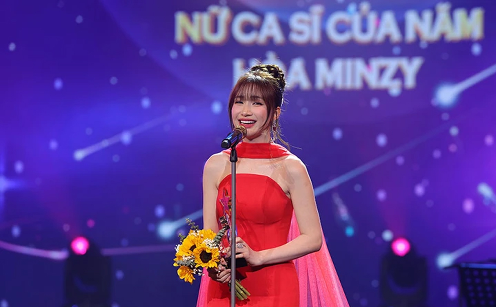 Đen và Hòa Minzy giành giải Nam, Nữ ca sĩ của năm