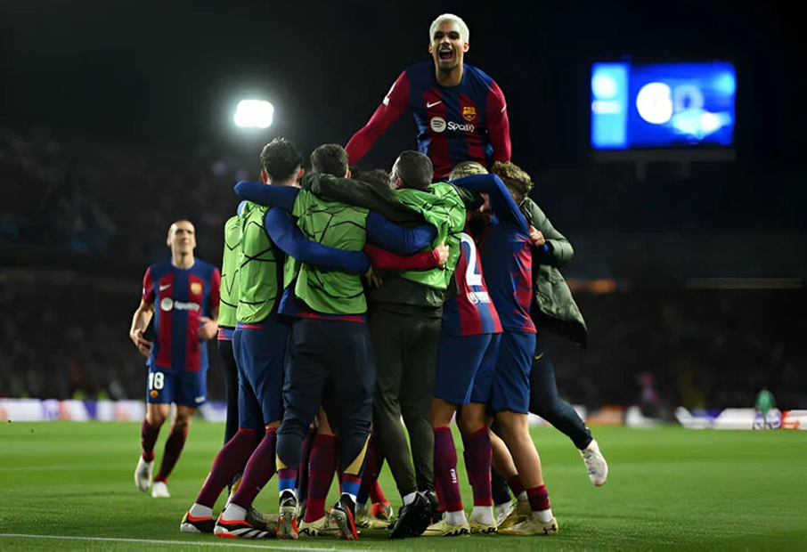 Đánh bại Napoli, Barca vượt qua vòng 1/8 Champions League