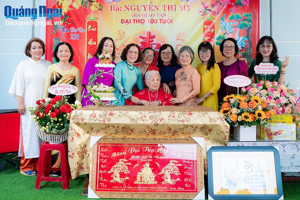 Hai chị em bách niên chi lão