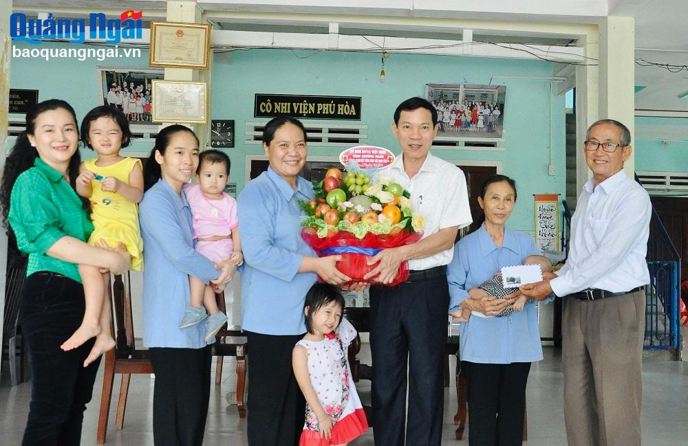 Thăm, chúc mừng các tổ chức, chức sắc nhân dịp lễ Phục sinh 2024