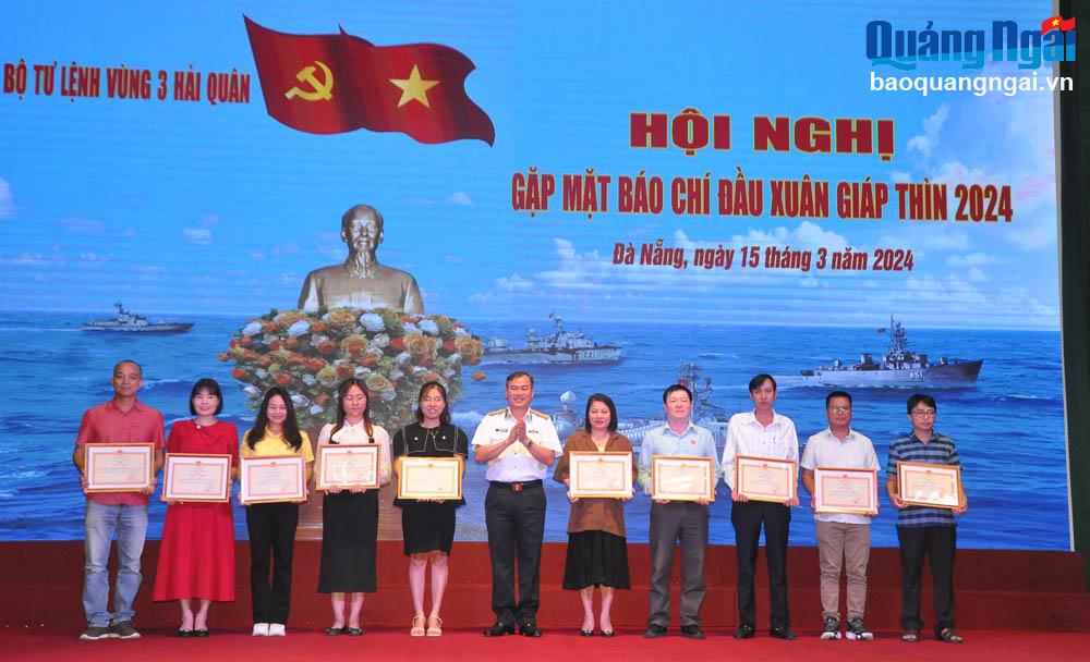 Bộ Tư lệnh Vùng 3 Hải quân: Gặp mặt các cơ quan báo chí