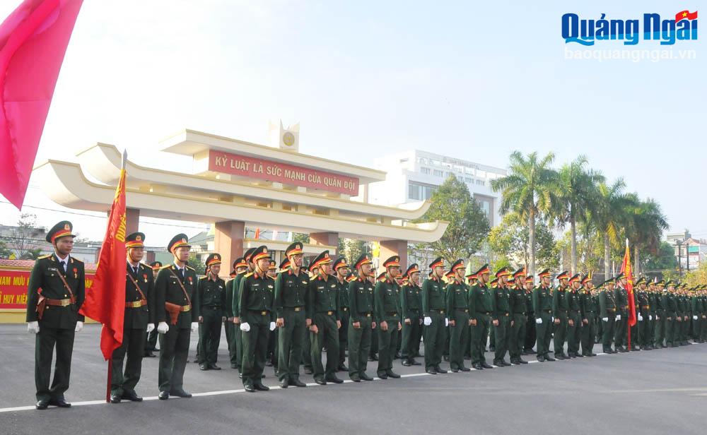 Lực lượng vũ trang tỉnh ra quân huấn luyện
