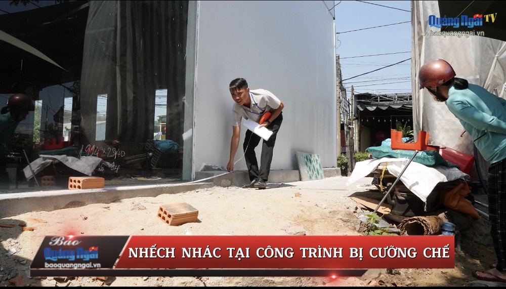 Nhếch nhác tại công trình bị cưỡng chế