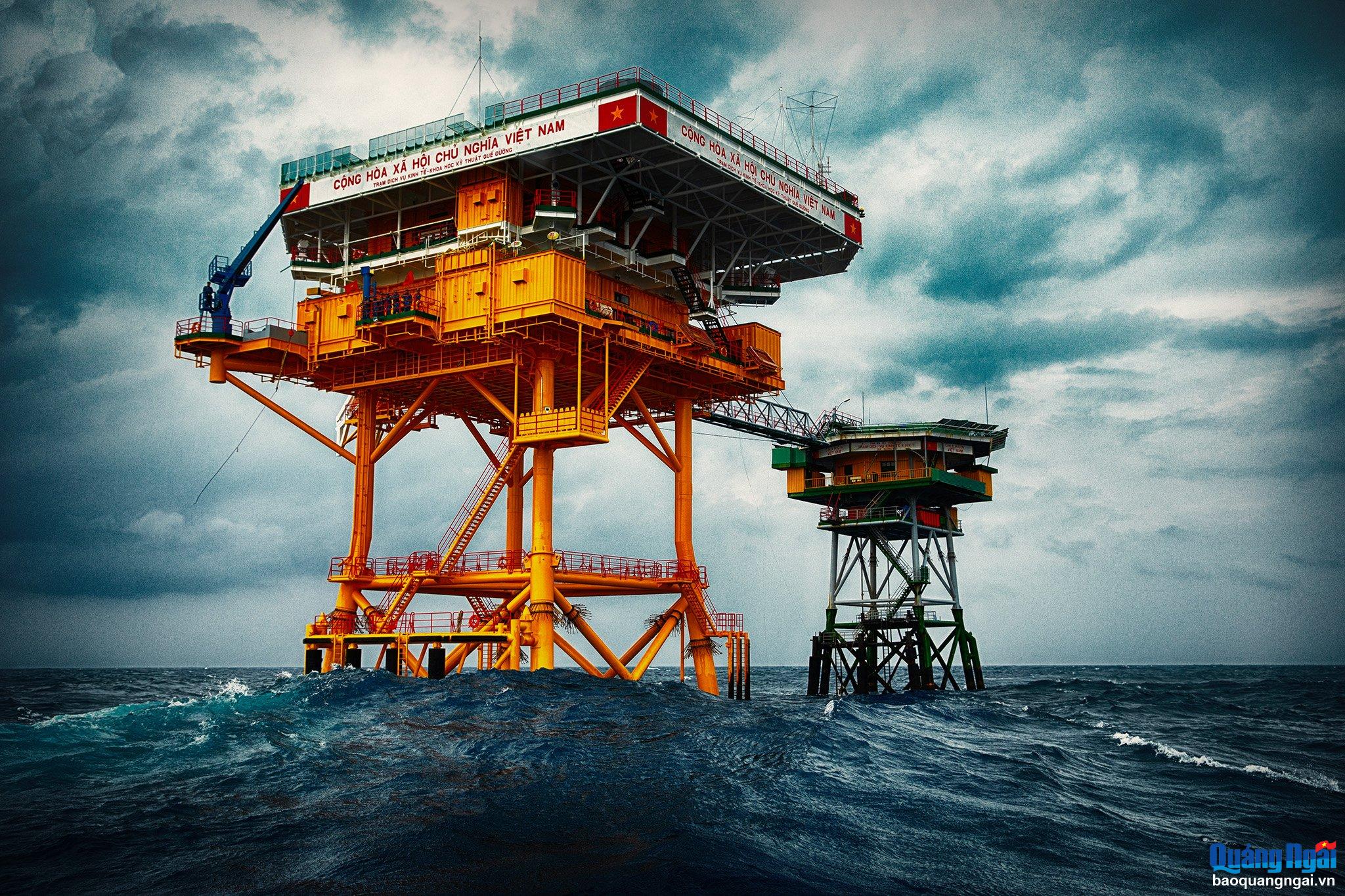 [Photos]. Qua những nhà giàn