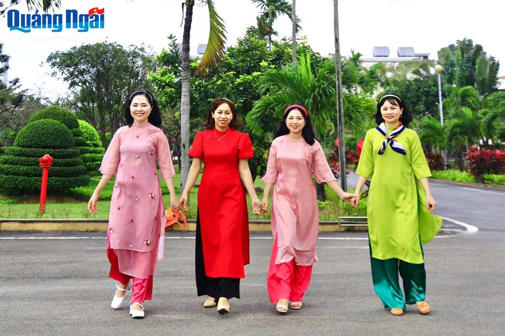 Gõ cửa tháng Giêng