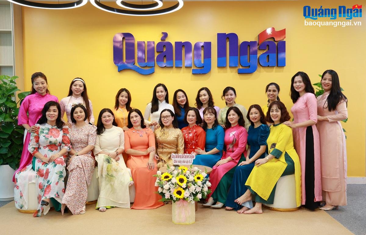Phụ nữ Báo Quảng Ngãi lan tỏa vẻ đẹp áo dài truyền thống