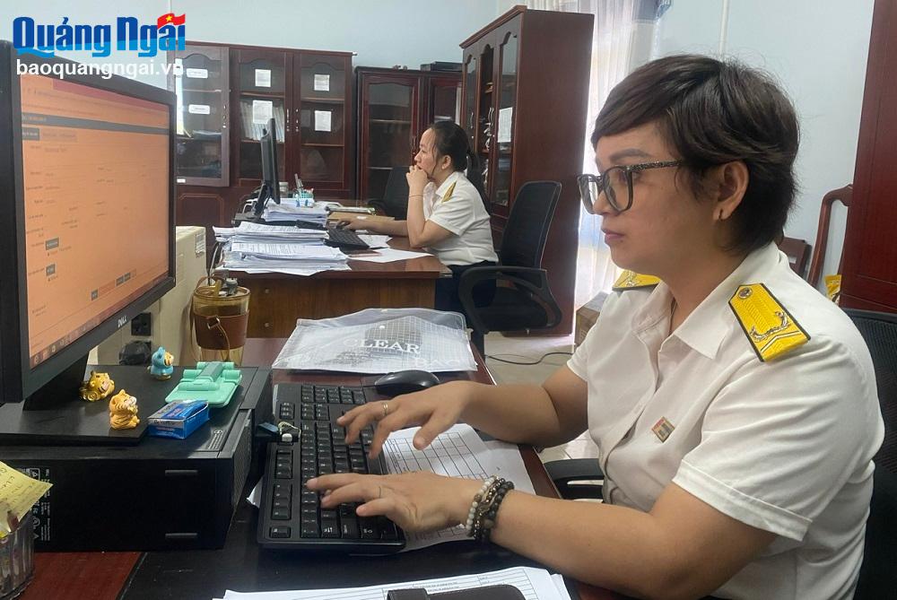 Tạm hoãn xuất cảnh lãnh đạo doanh nghiệp còn nợ thuế