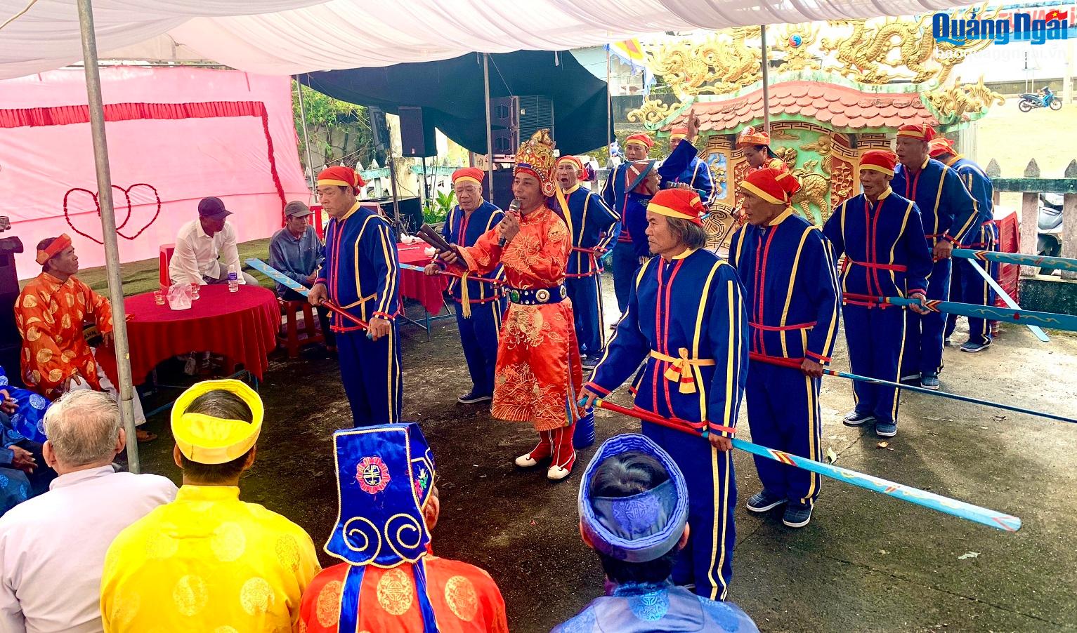 Đặc sắc lễ hội cầu ngư ở làng chài Phước Thiện