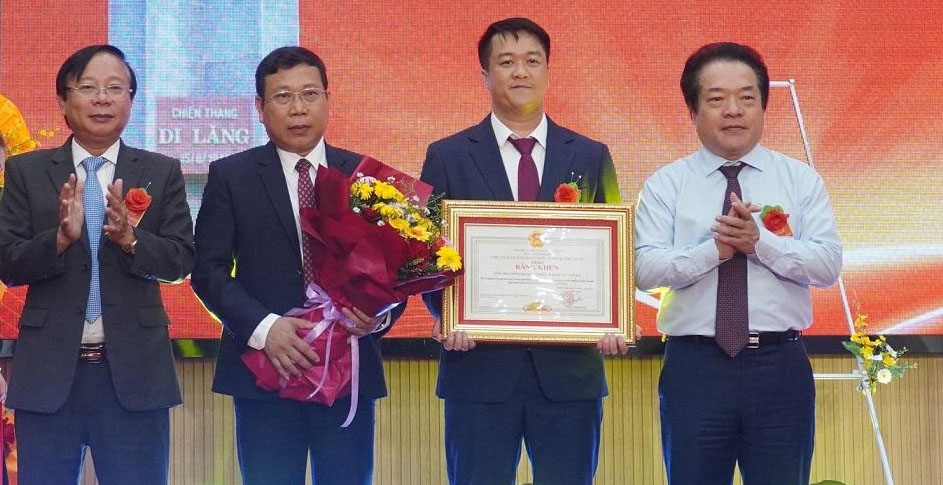 Gặp mặt kỷ niệm 50 năm Ngày Giải phóng huyện Sơn Hà 