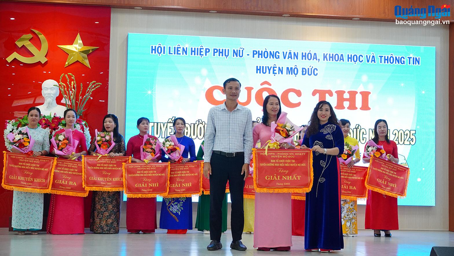 Trao giải cuộc thi Tuyến đường hoa kiểu mẫu