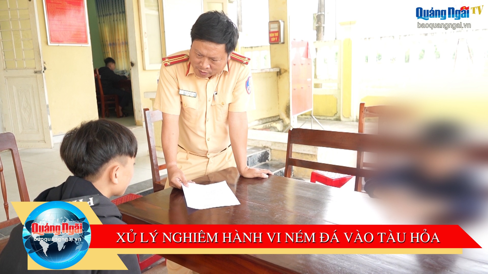 [Video]. Xử lý nghiêm hành vi ném đá làm vỡ kính tàu hỏa