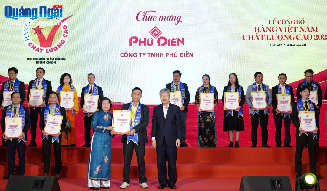 Gạch tuynel Phú Điền 13 năm được bình chọn Hàng Việt Nam chất lượng cao