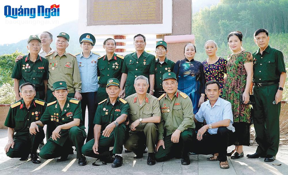 Tổ quốc vẫy gọi